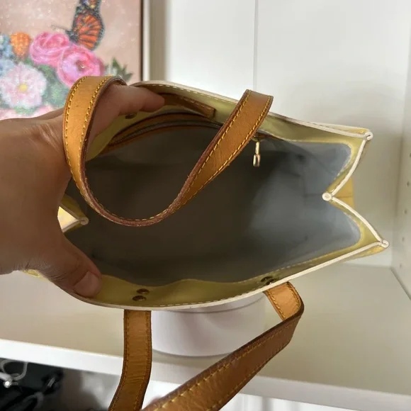 🔥🔥Louis Vuitton Cream Monogram Vernis Tote - Picture 8 of 12